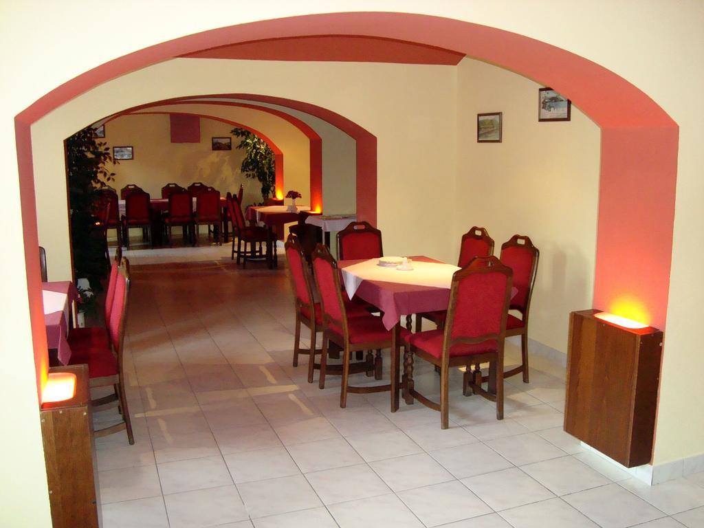Hotel Jaro Mělník Εξωτερικό φωτογραφία
